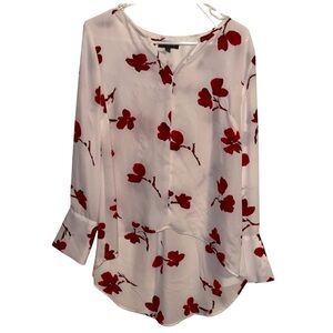 🌹THE LIMITED FLORAL HI-LOW BLOUSE